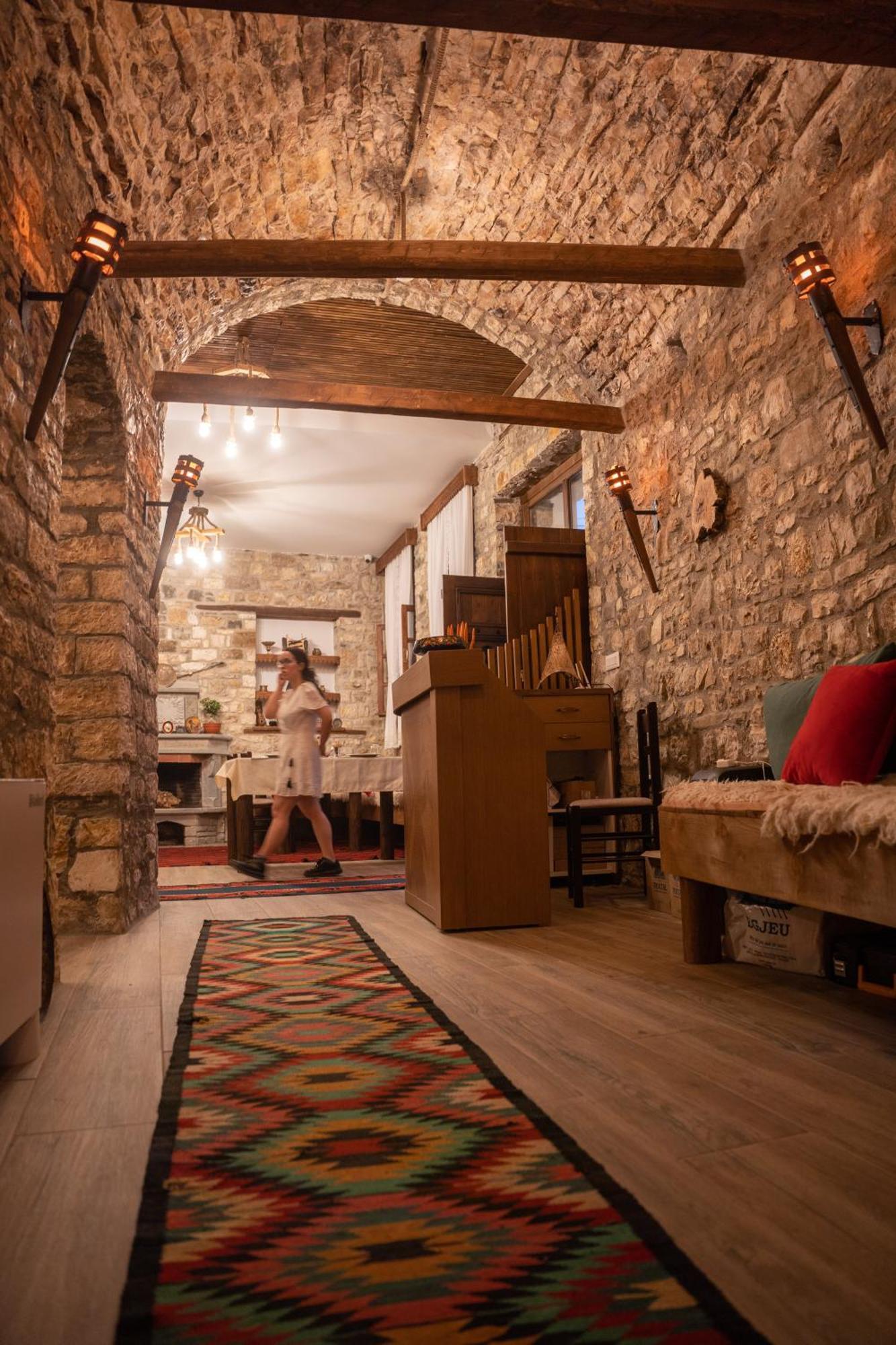 Hotel Kapllani Берат Экстерьер фото