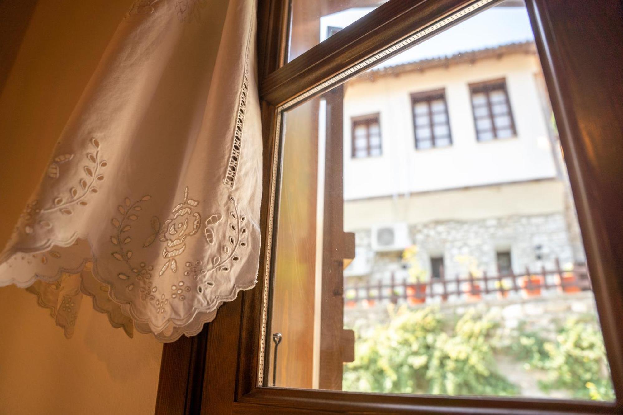 Hotel Kapllani Берат Экстерьер фото