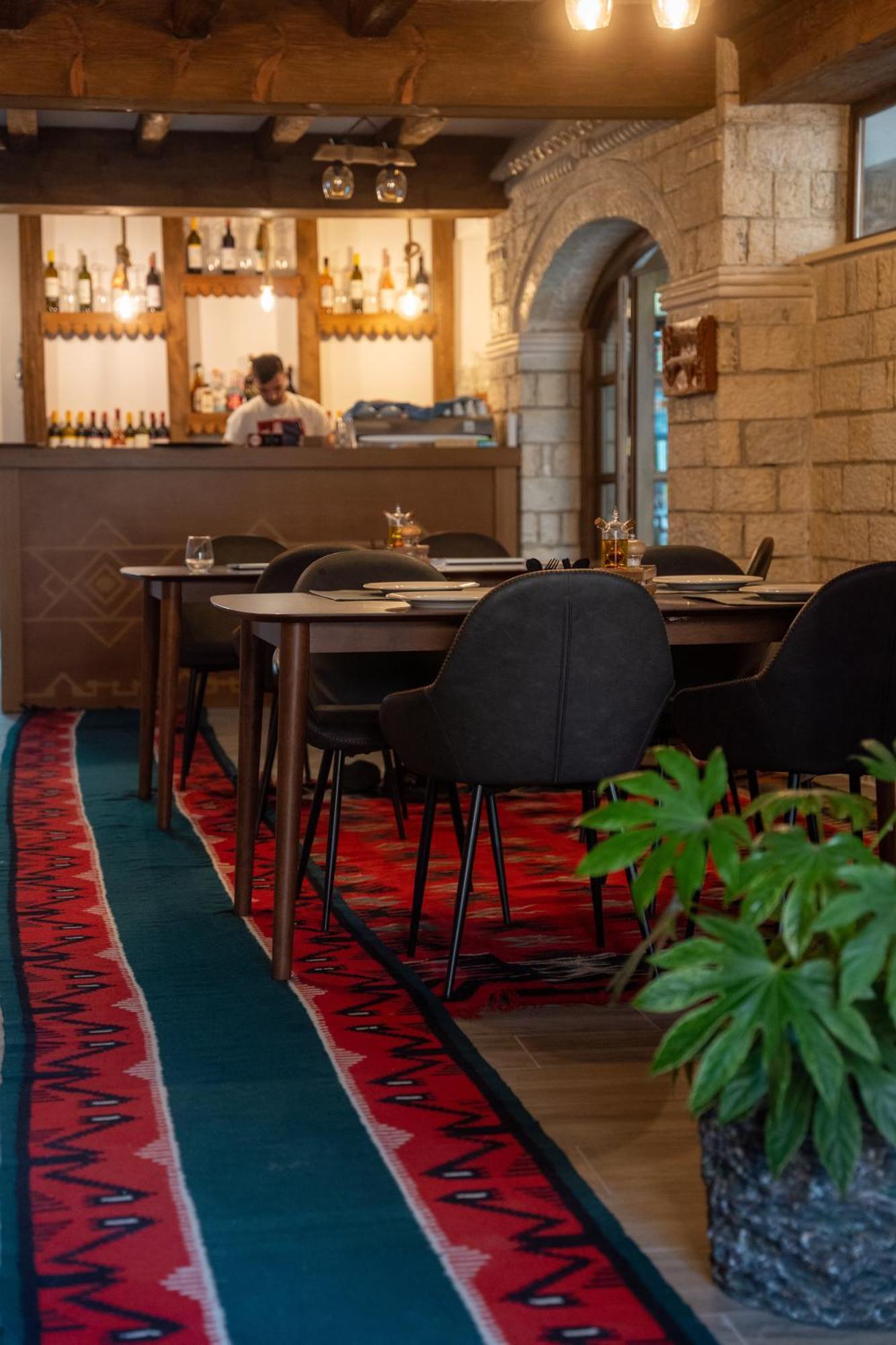 Hotel Kapllani Берат Экстерьер фото